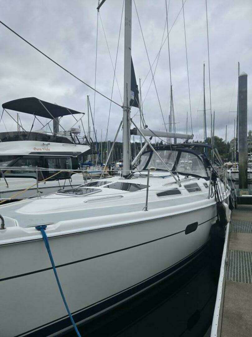 2002 Hunter 356 - Image 3