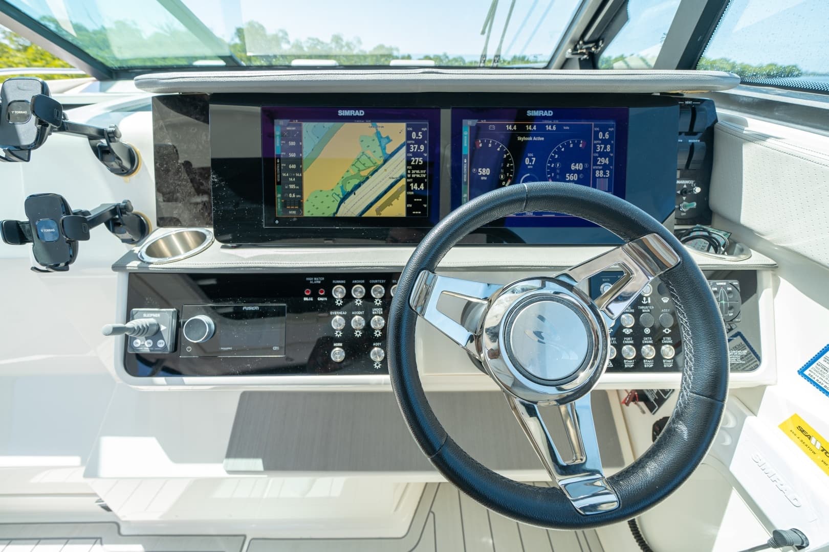 2021 Sea Ray 320 Sundancer - Image 23