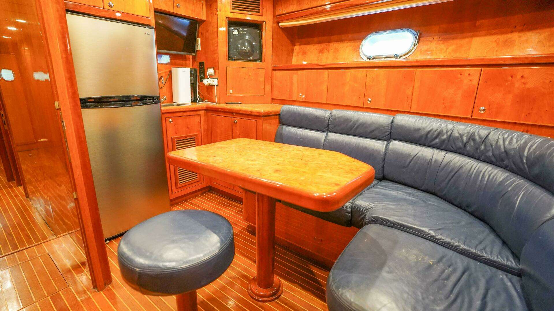 2001 Motor Yacht 82MY - Image 44