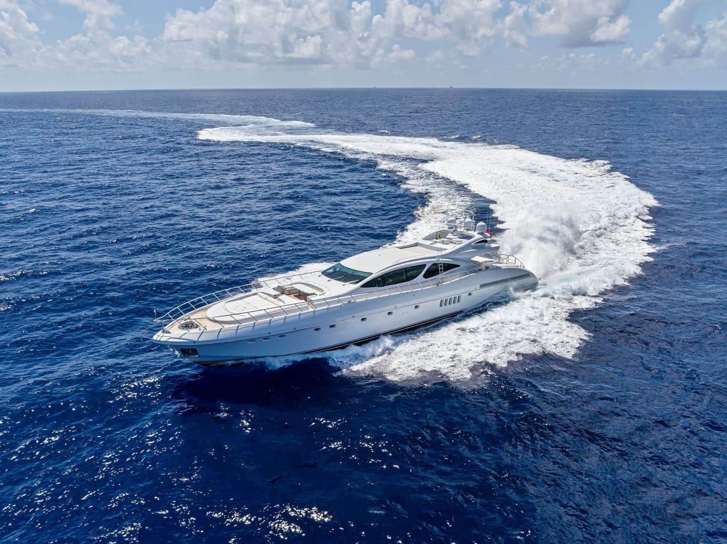 2005 Mangusta 130 - Image 2
