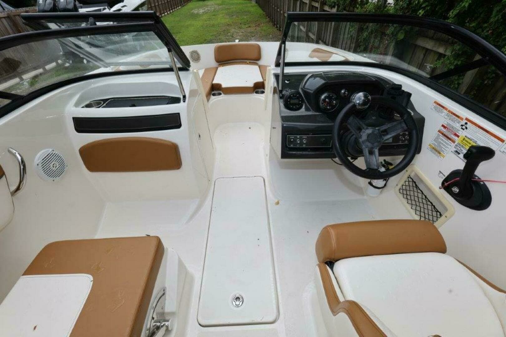 2019 Bayliner VR5 Bowrider OB - Image 16