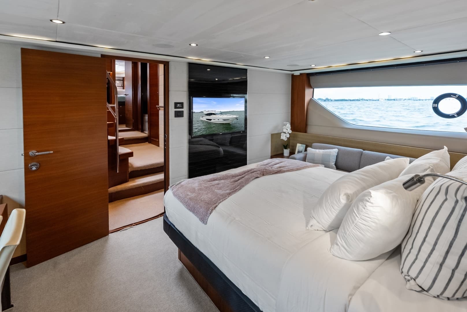 2014 Princess S72 - Image 70