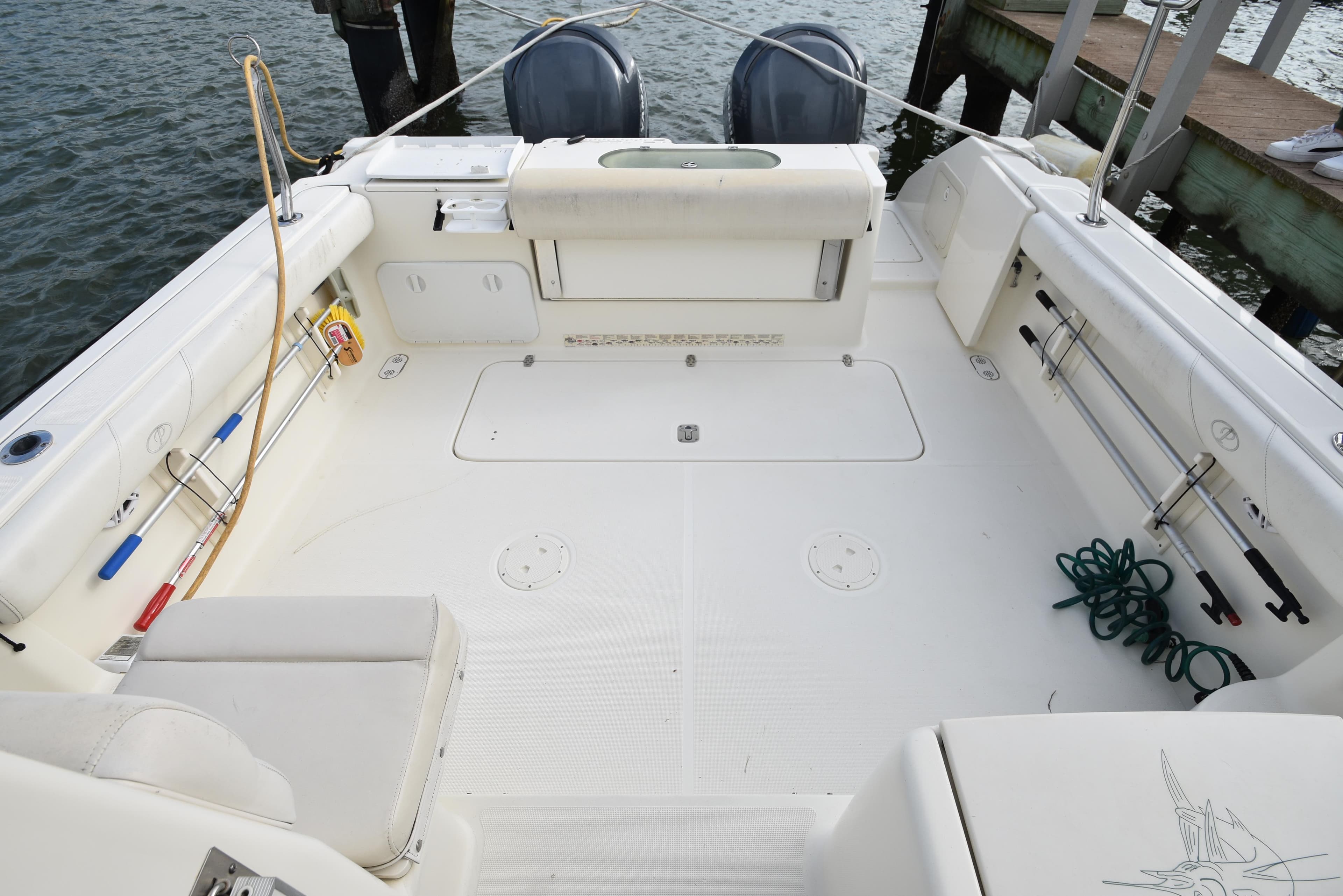 2005 Pursuit 3070 Offshore Express - 5