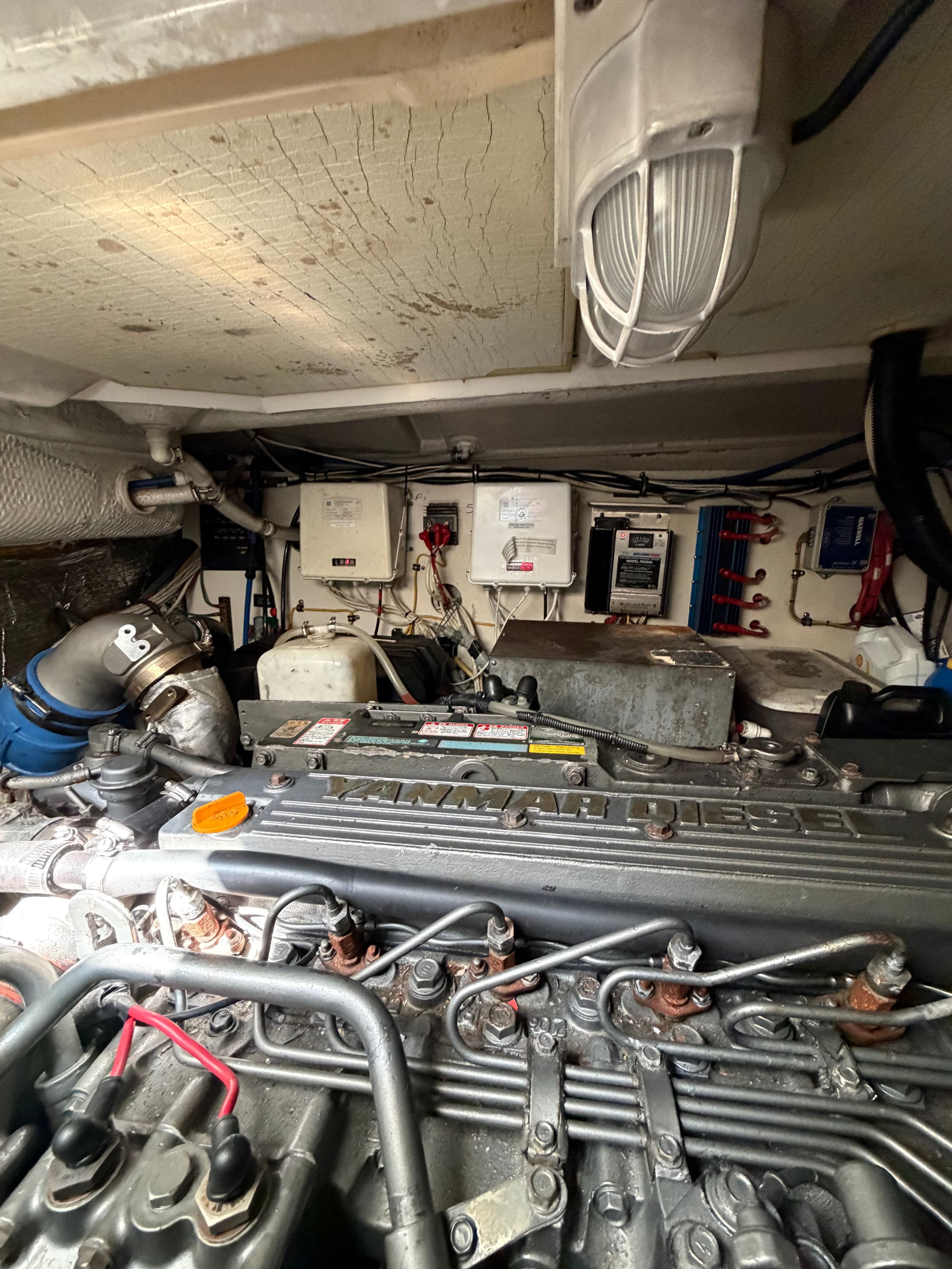 2005 Rampage 33 Express - 52