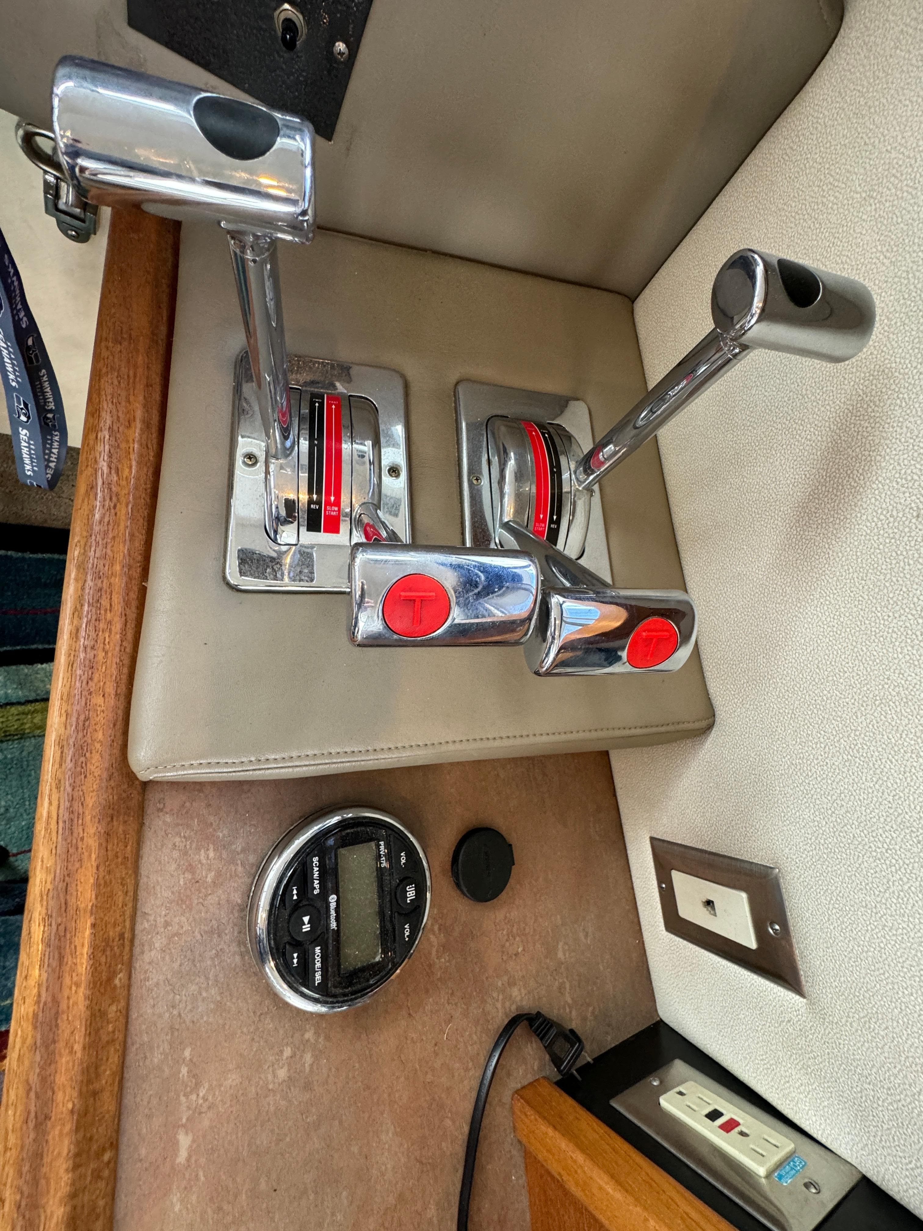 1996 Bayliner 3388 Command Bridge Motoryacht throttle controls and instrumentation.