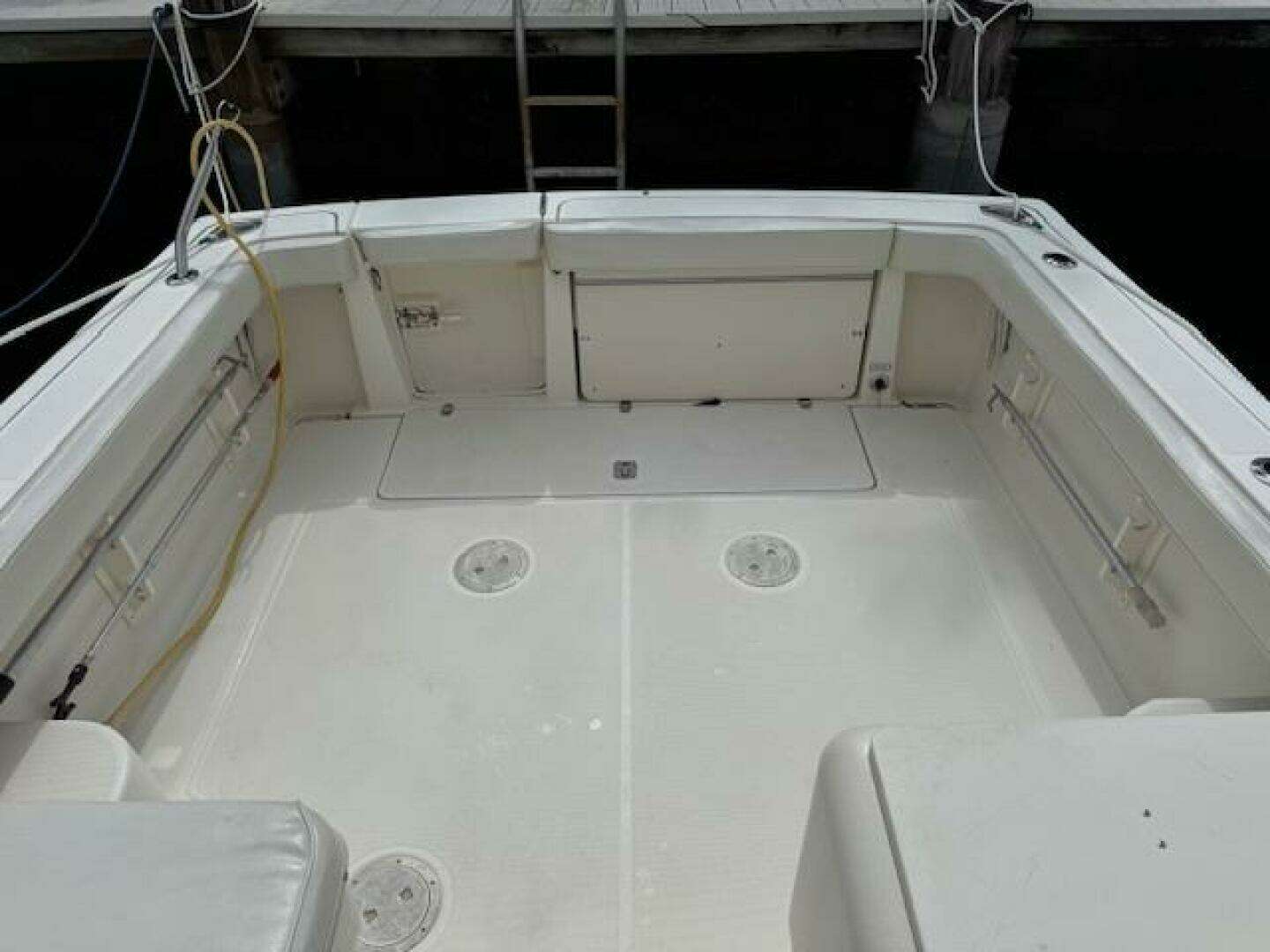 2002 Pursuit 3000 Express - Image 6