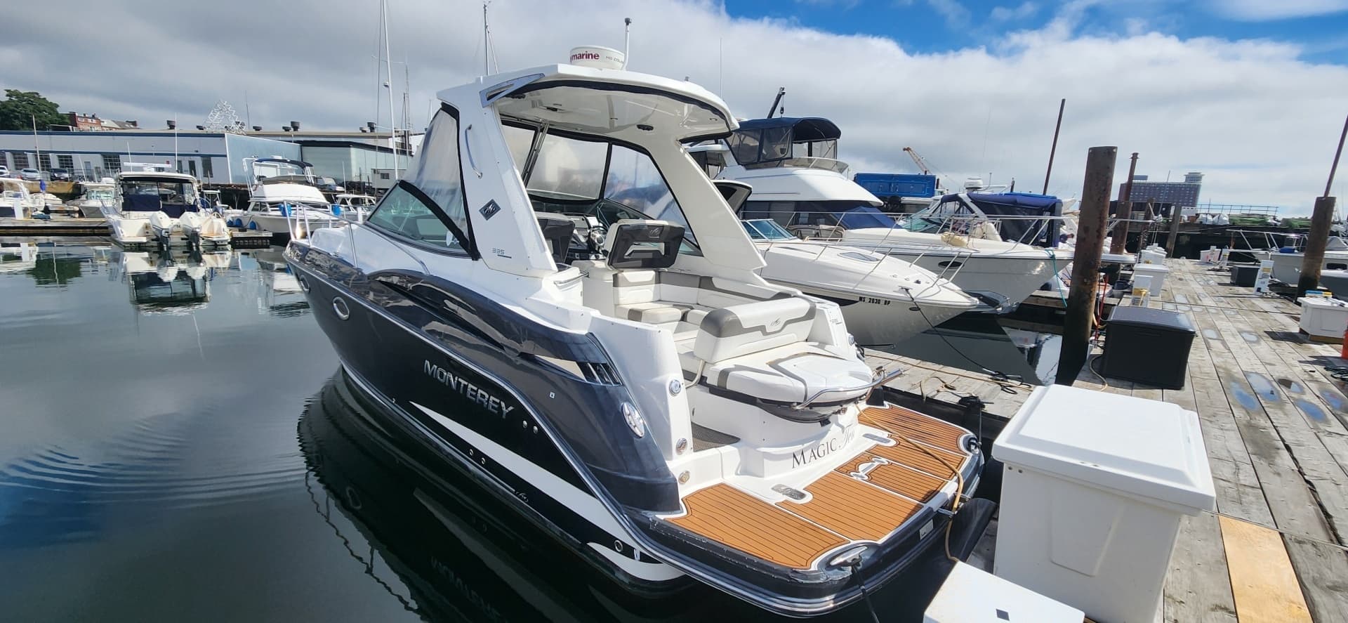 2015 Monterey 335 Sport Yacht - Image 2