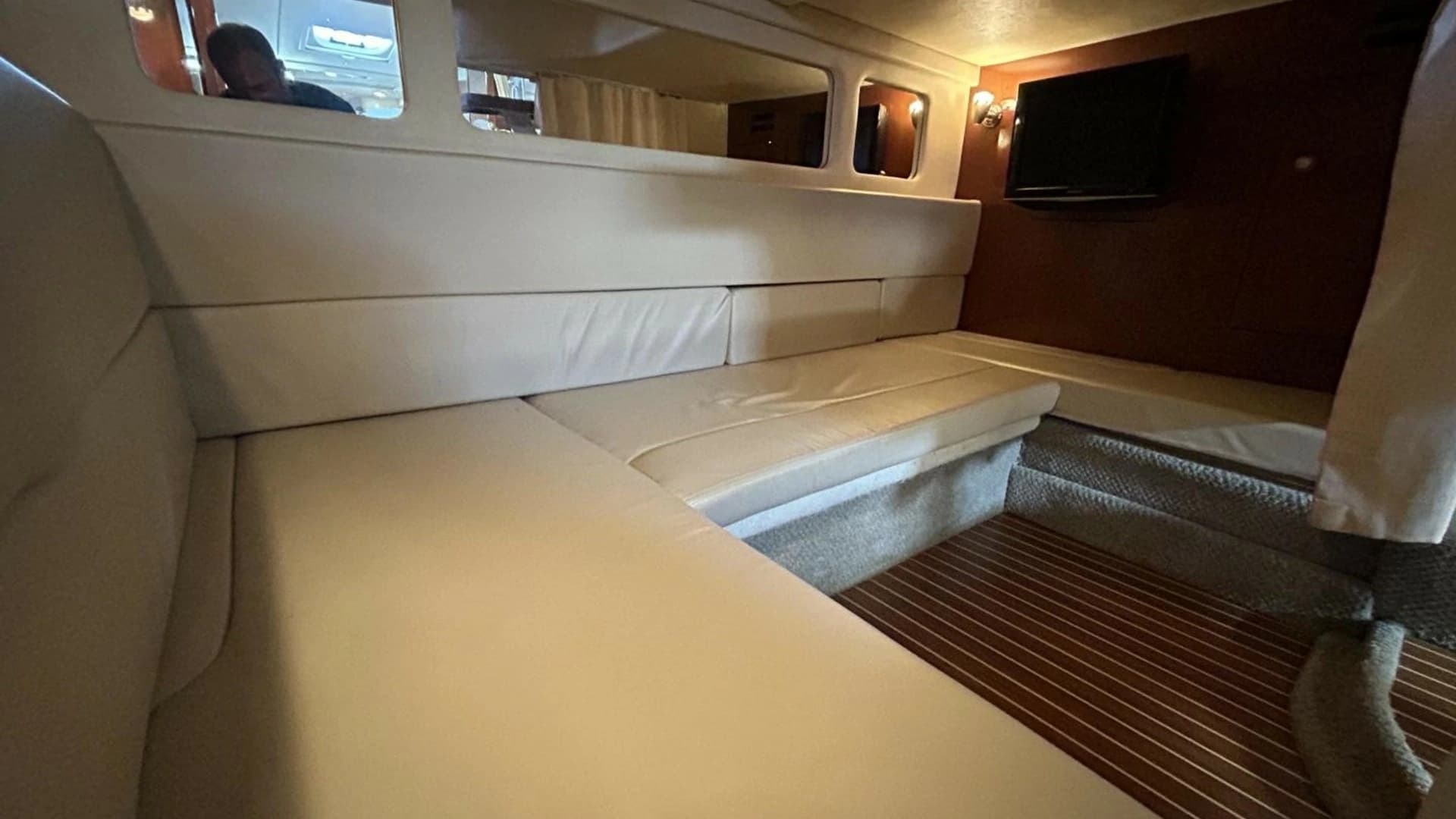 2009 Sea Ray 310 Sundancer - Image 8