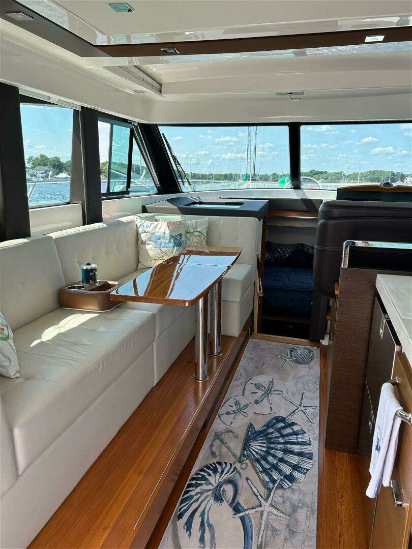 2017 Tiara Yachts C39 Coupe - Image 11