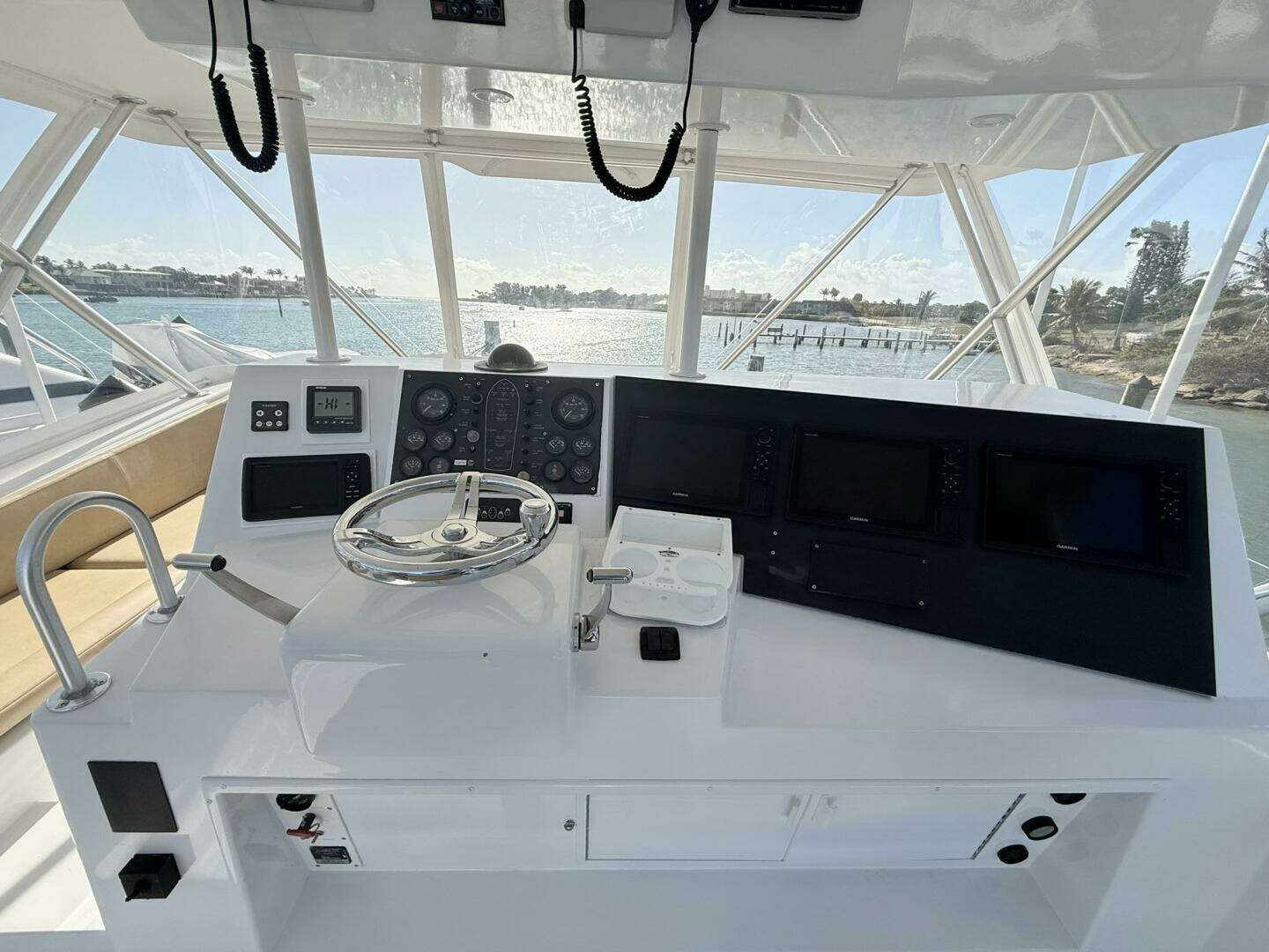 1992 Viking 50 Convertible - Image 15