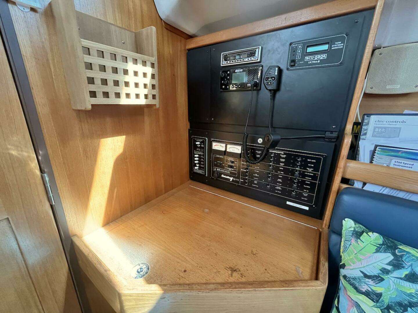 2003 Catalina 350 - Image 29