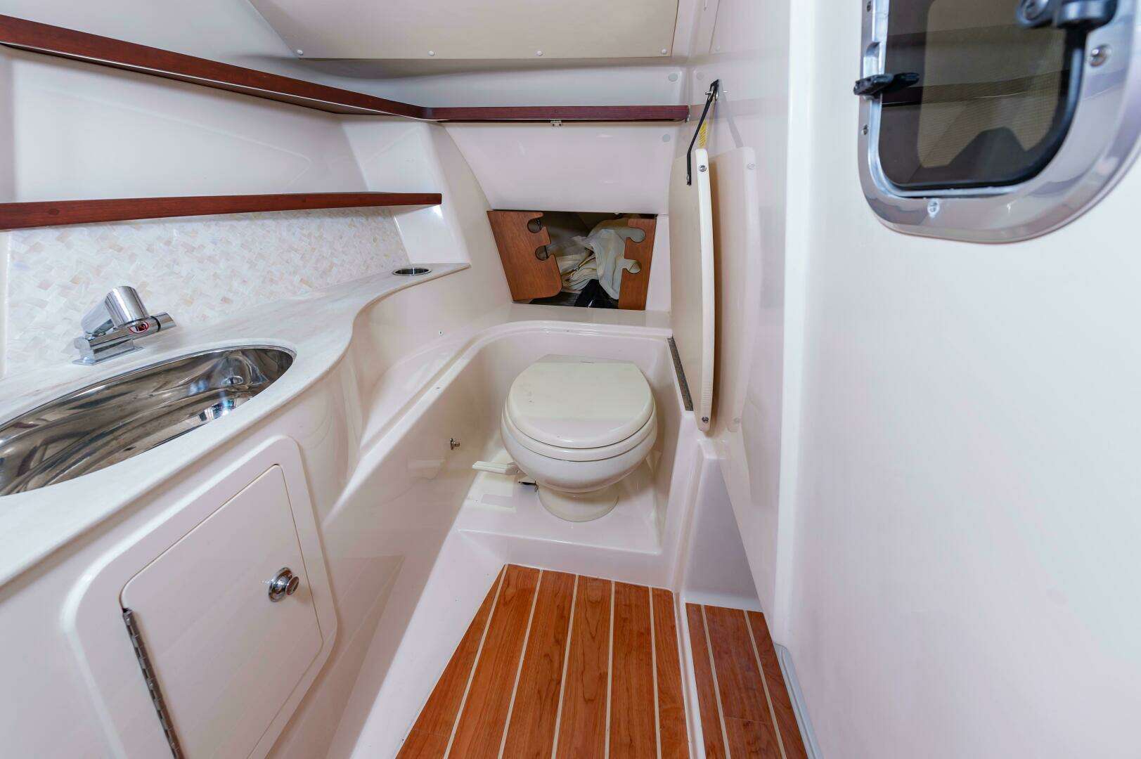 2022 Grady-White — - Image 54
