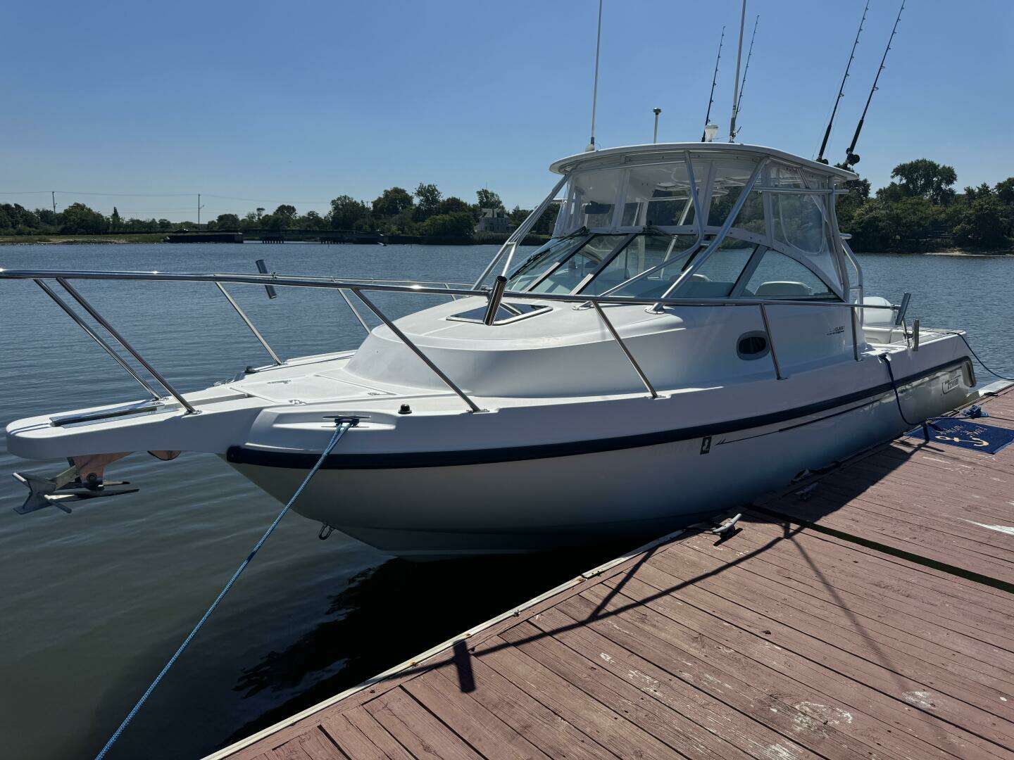 2002 Boston Whaler 275 Conquest - Image 2