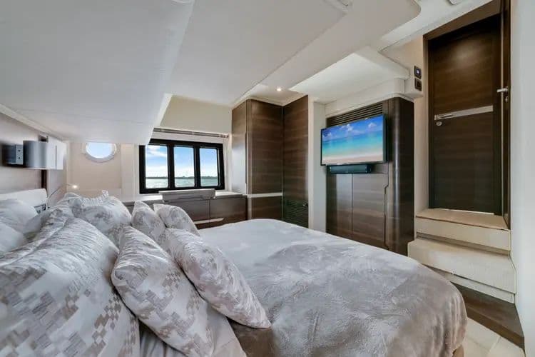2016 Azimut 50 Fly - Image 24