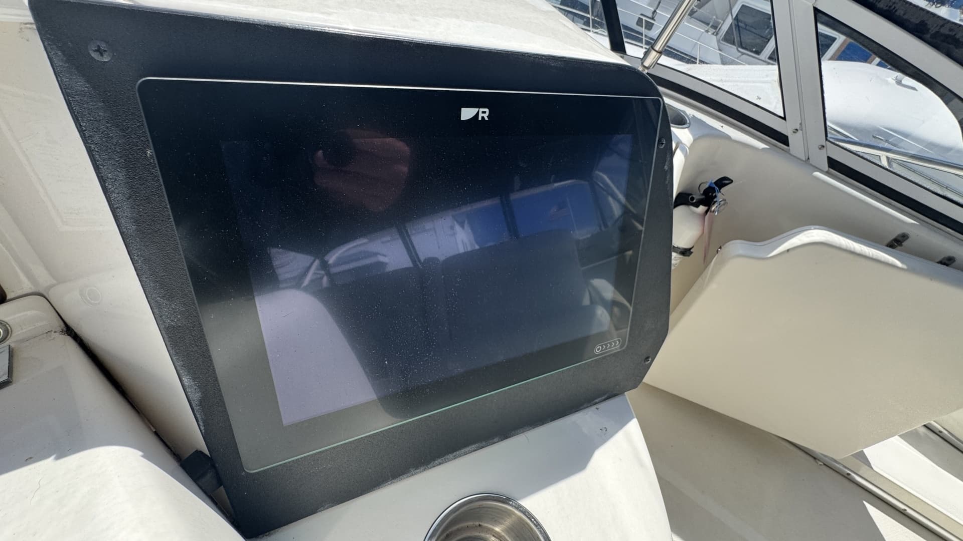 2003 Silverton 43 Motor Yacht - Image 20