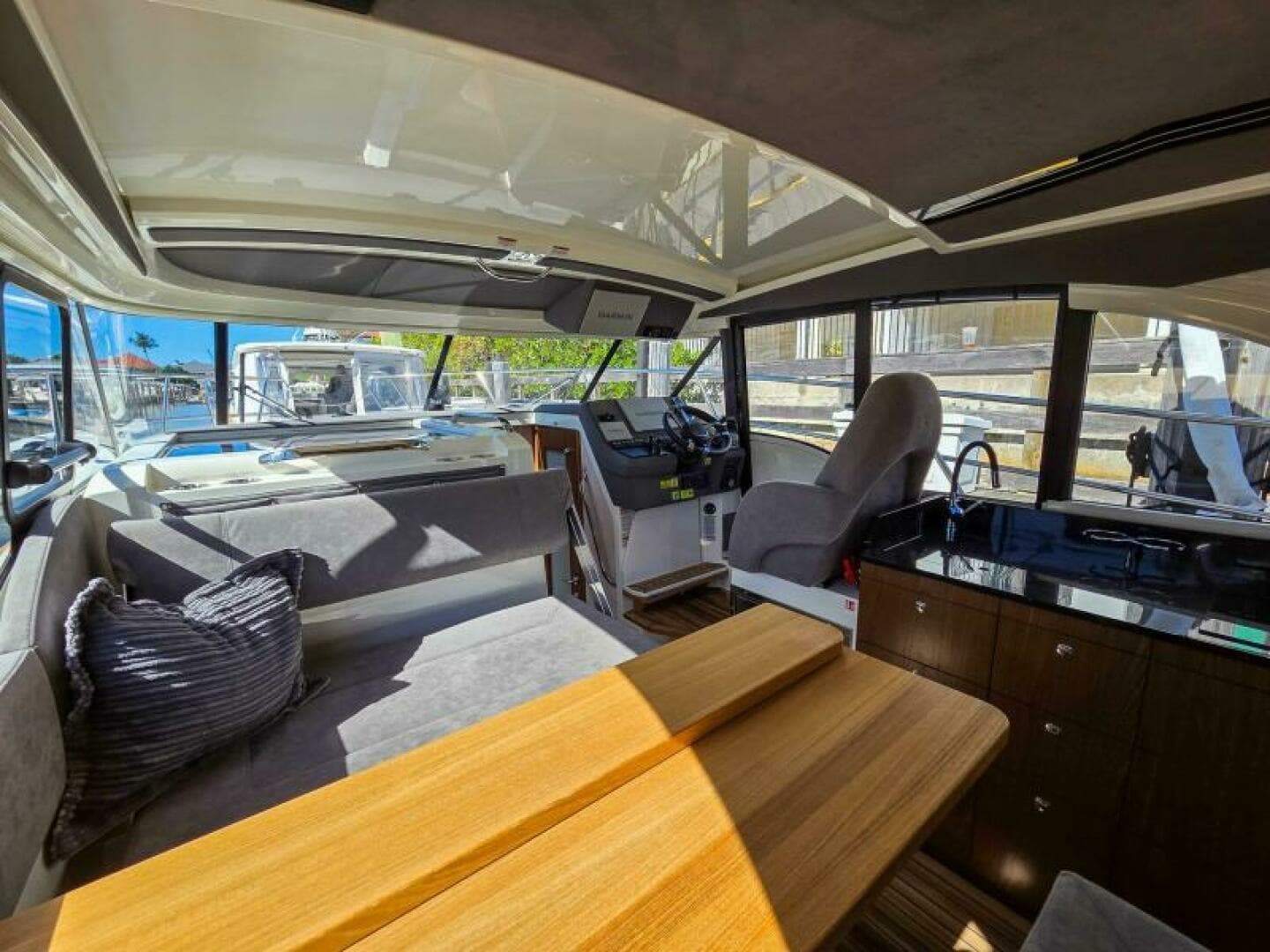 2026 Marex 330 Scandinavia - Image 24