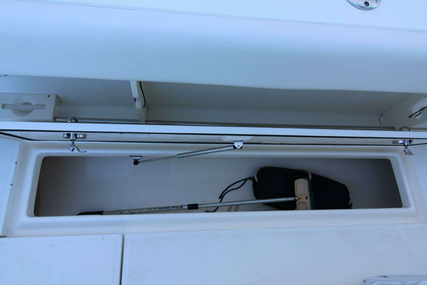 2015 Boston Whaler 320 Outrage - Image 14