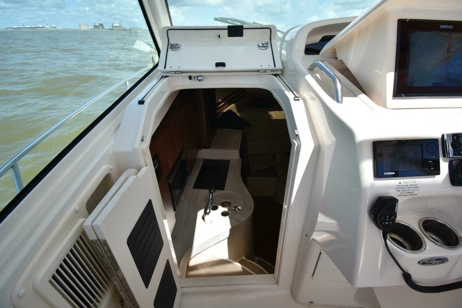 2016 Grady-White 330 Express - Image 15