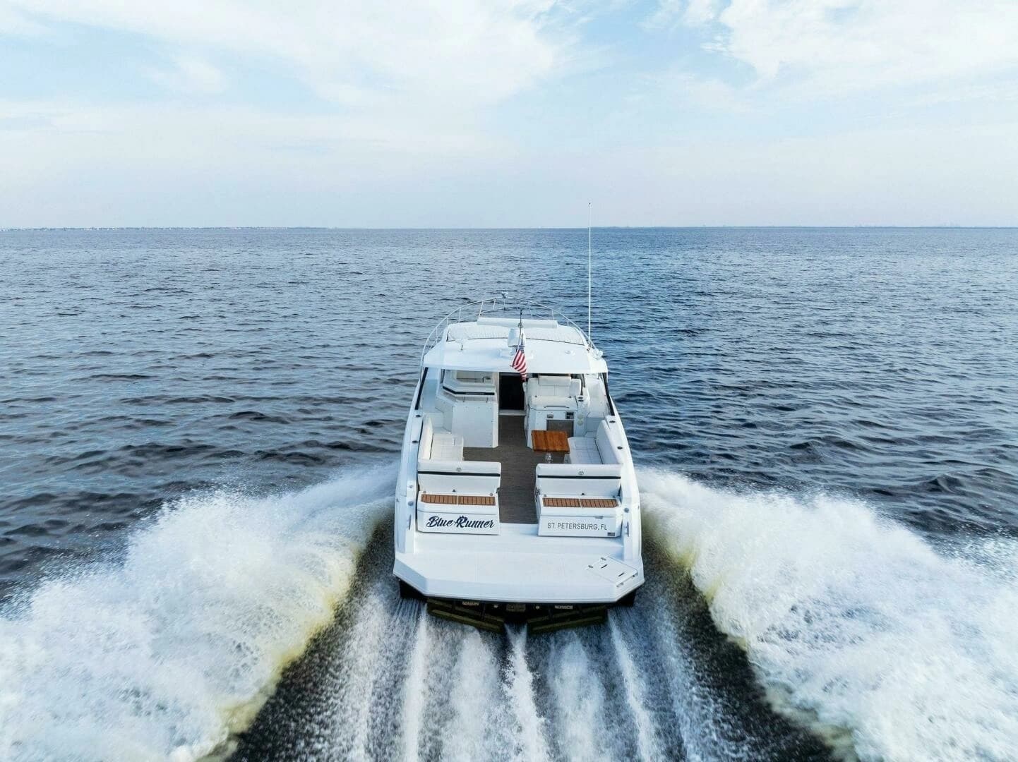 2015 Cruisers Yachts 390 Express Coupe - Image 63