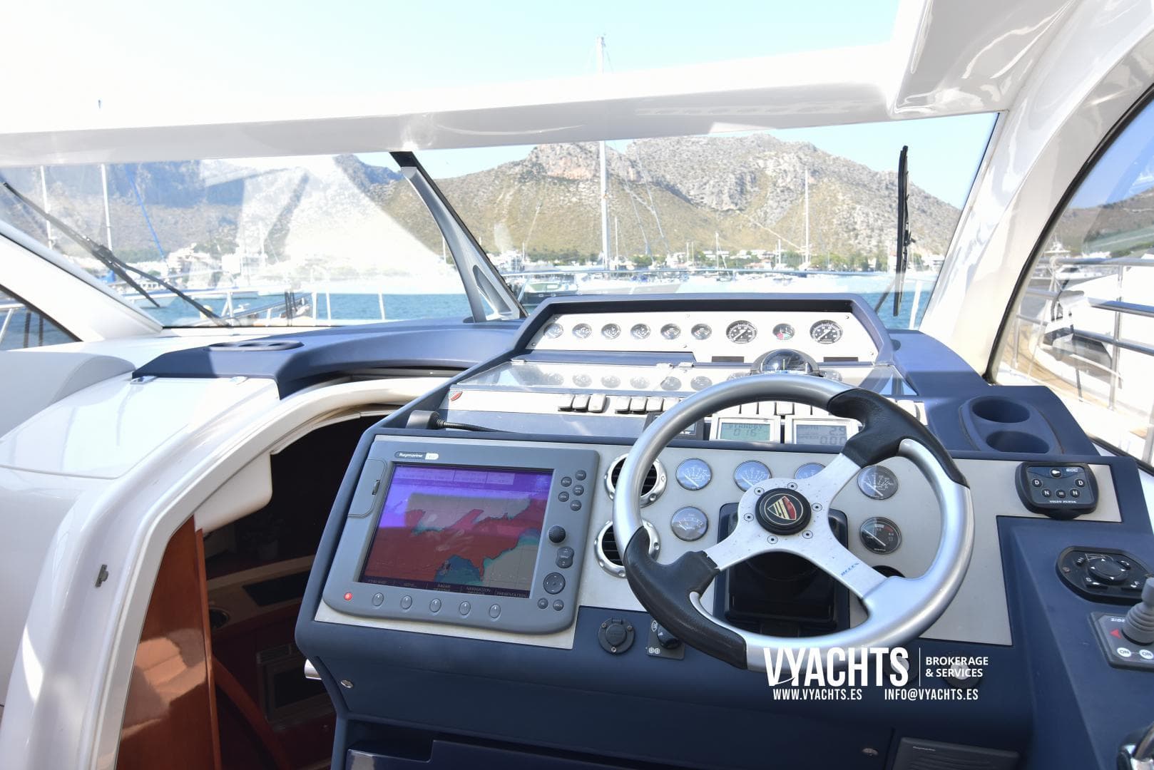 Fairline Targa 47 cruiser motorboat hardtop for sale in Mallorca