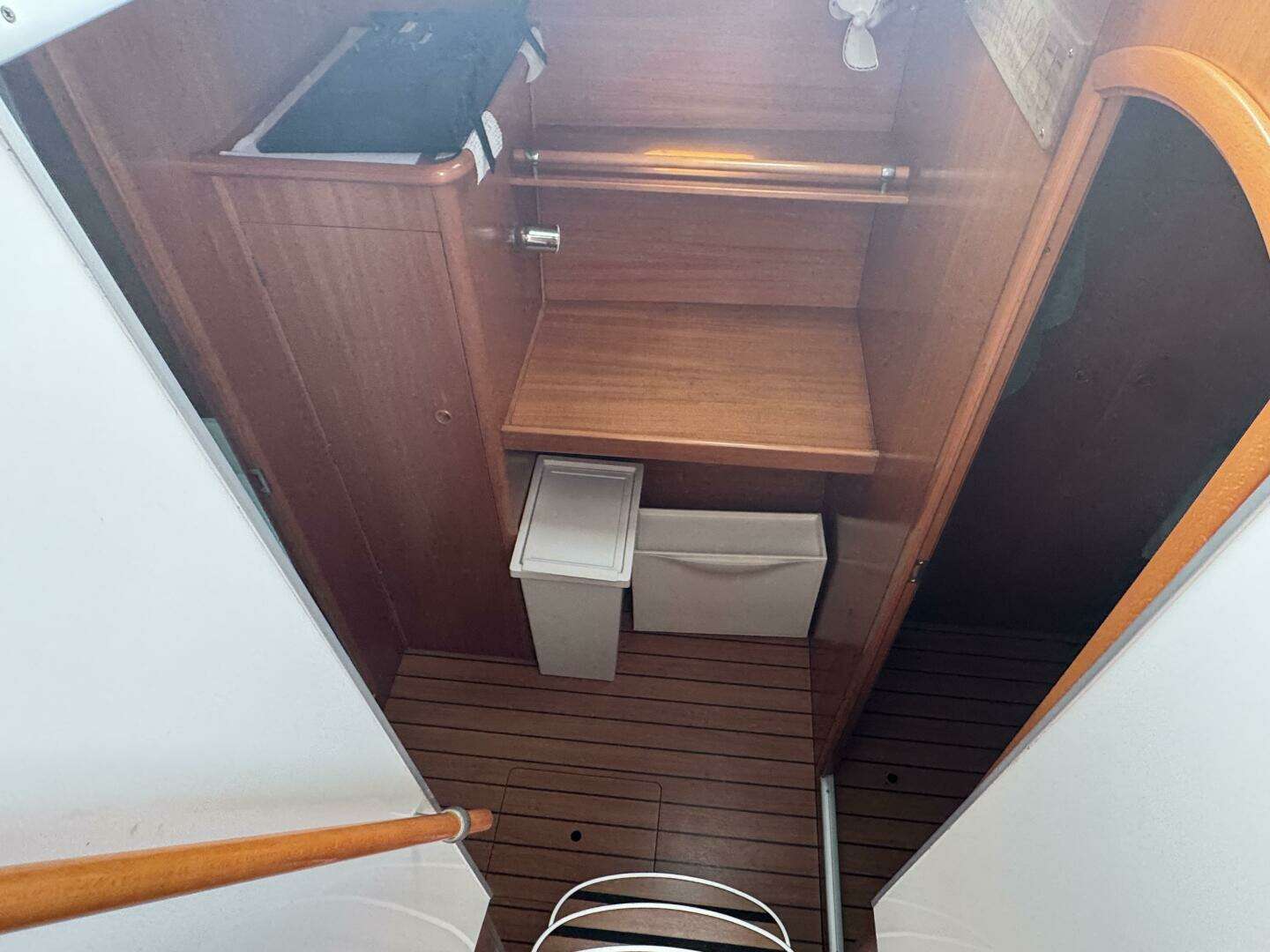 2000 Lagoon 380 - Image 24