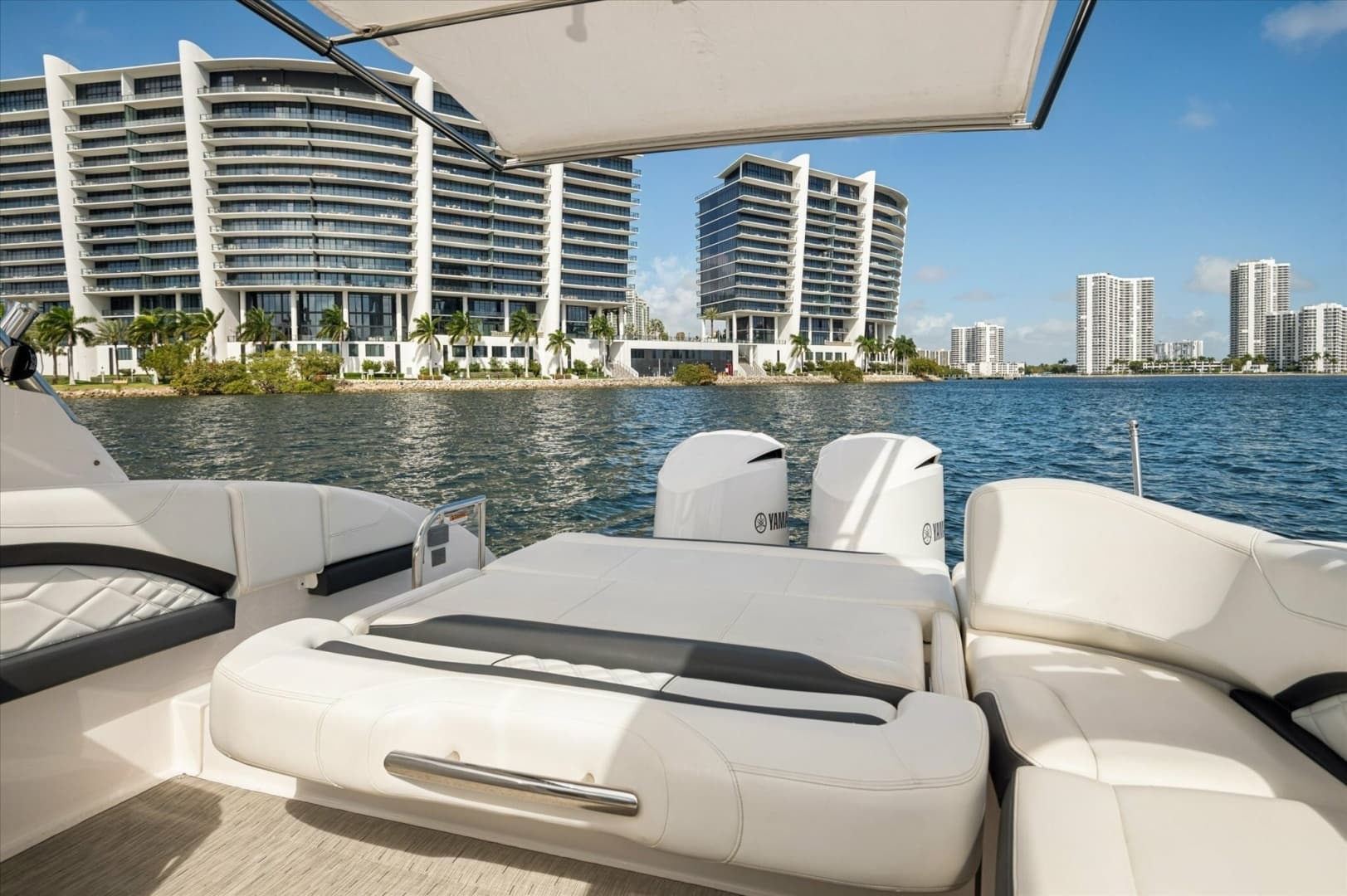 2019 Regal 33 OBX - Image 8
