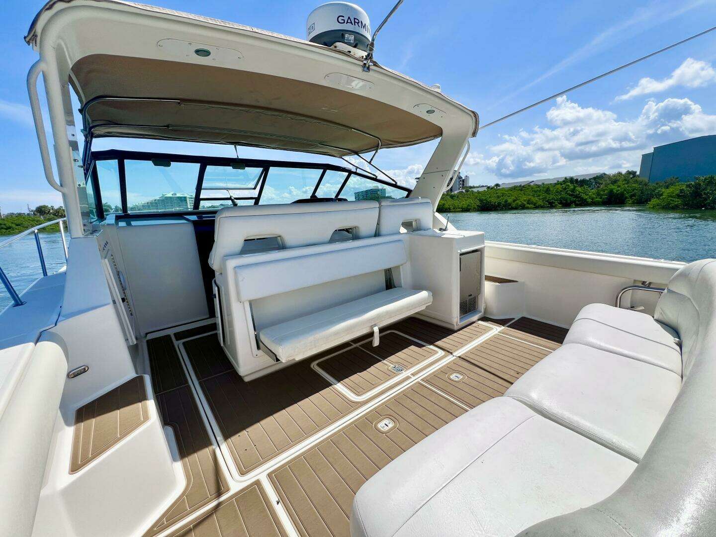 1998 Tiara Yachts 3500 Express - Image 7