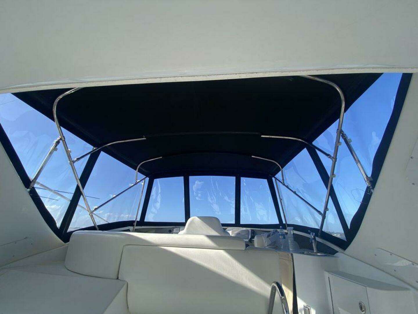 2000 Carver 396 Motor Yacht - Image 15