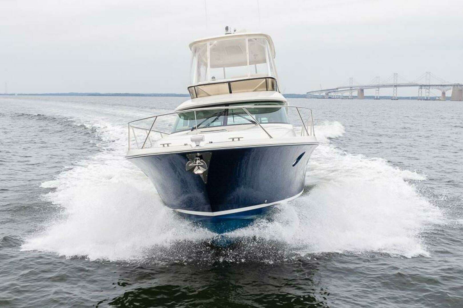 2021 Tiara Yachts 4400 Flybridge - Image 8