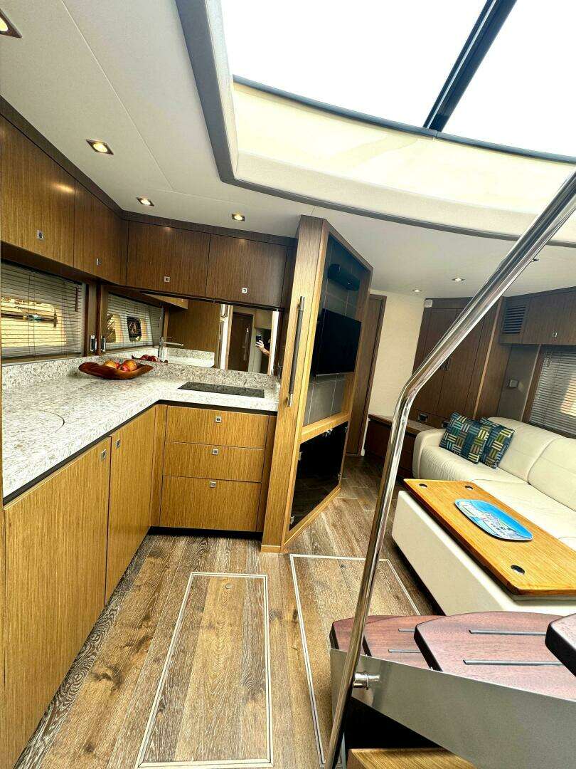 2017 Sea Ray 510 Sundancer - Image 28