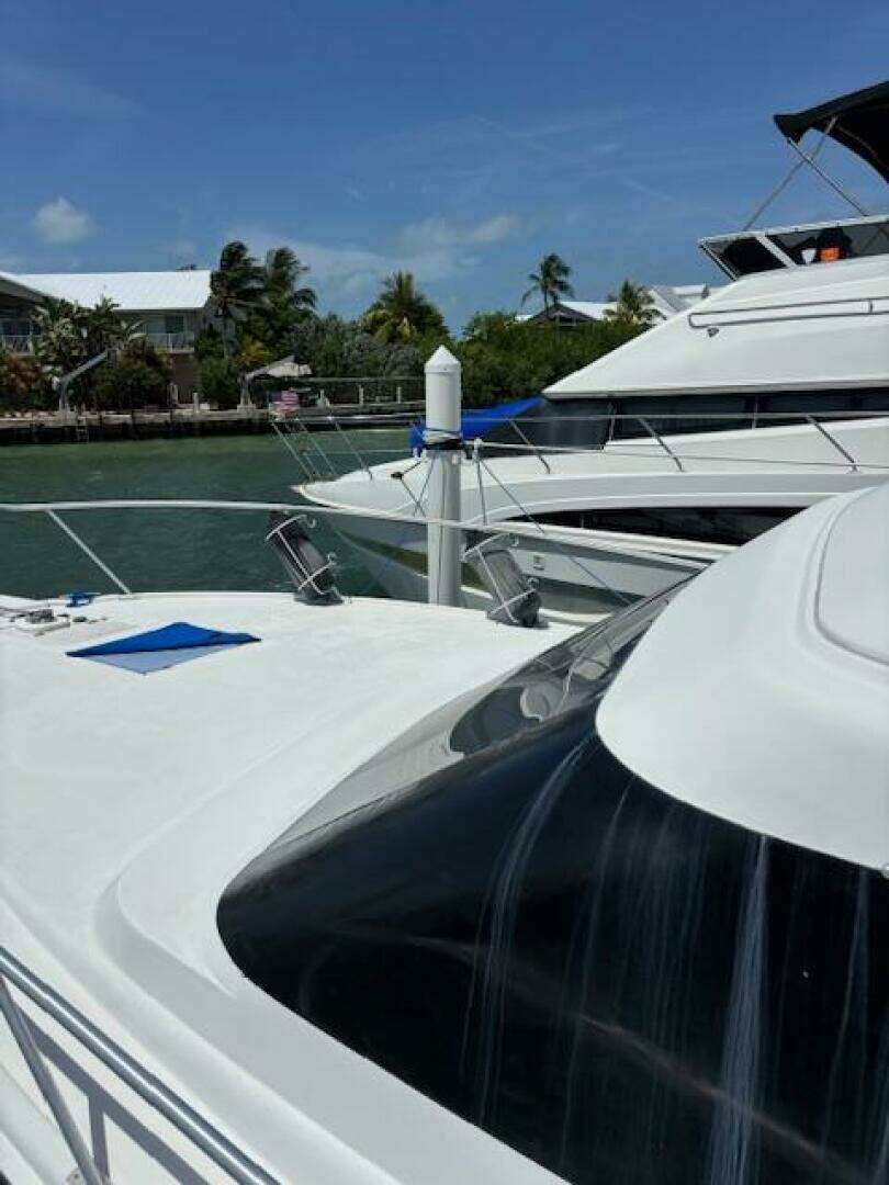 2006 Carver 43 Motor Yacht - Image 19