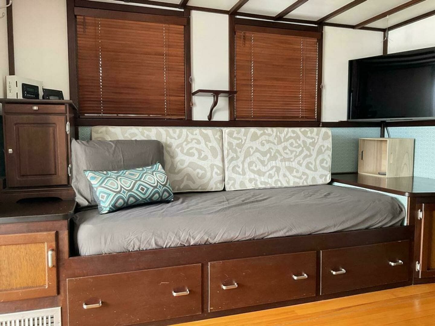 1987 Custom Pilothouse - Image 12