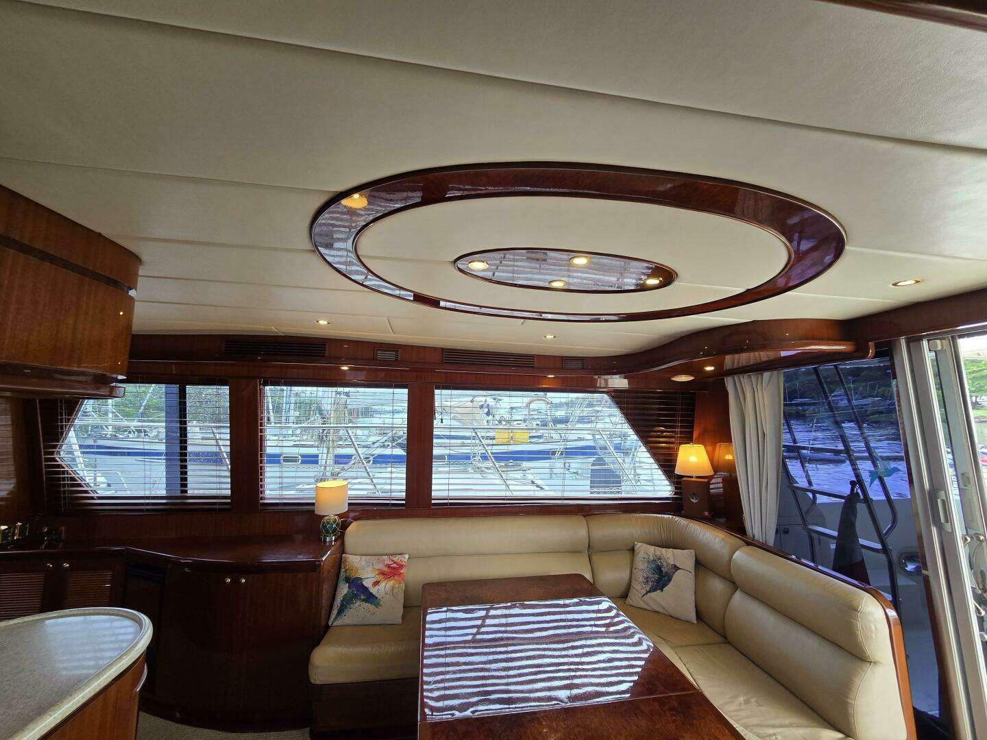 2006 Hampton 558 - Image 10