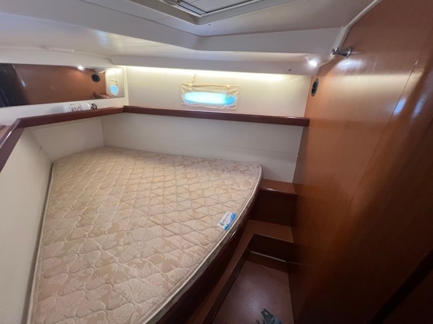 2009 Beneteau Oceanis 43 - Image 33