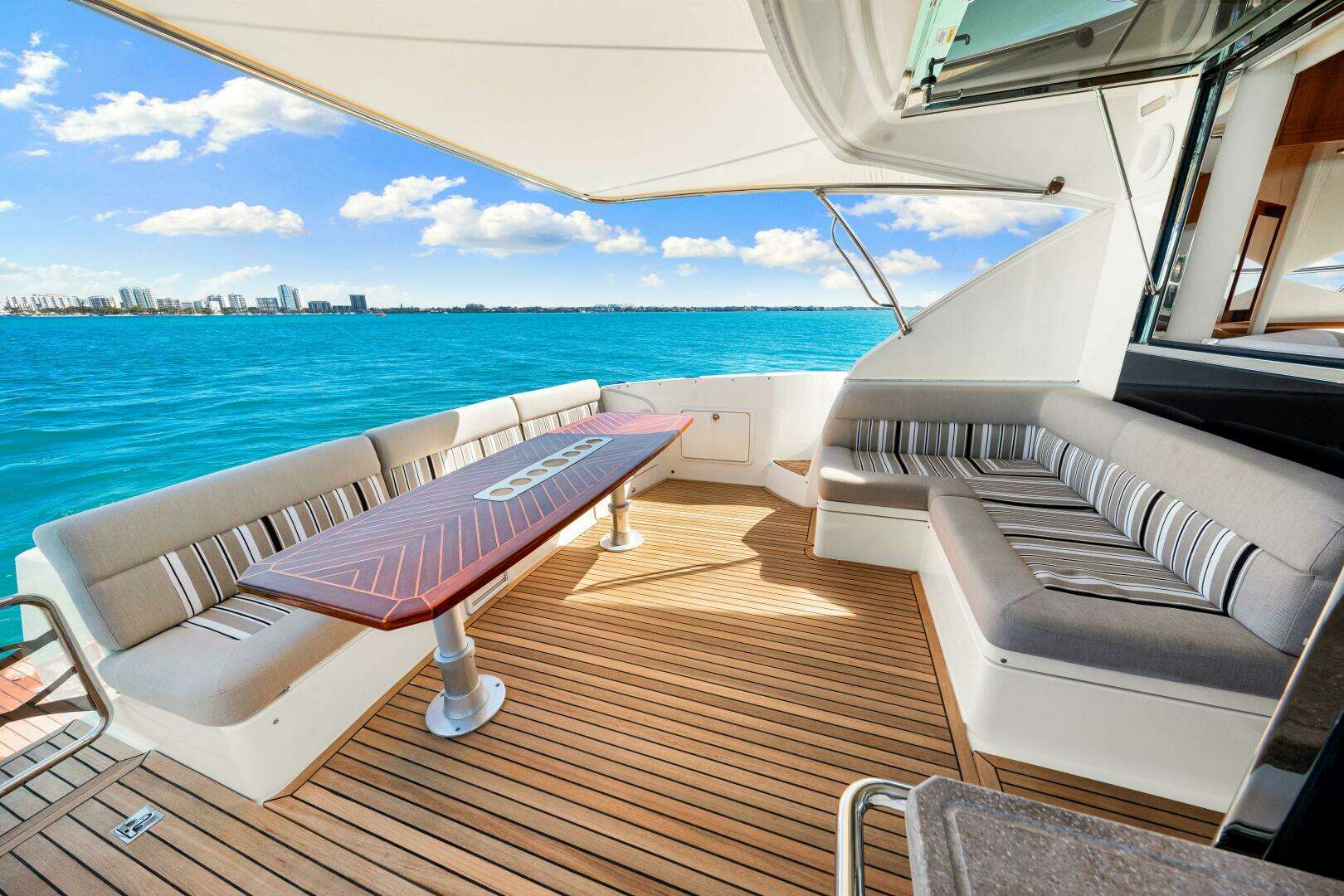 2016 Riviera 5000 Sport Yacht - Image 48
