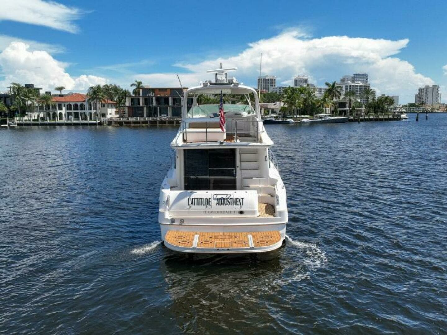 2001 Sea Ray 540 Cockpit Motor Yacht - Image 11