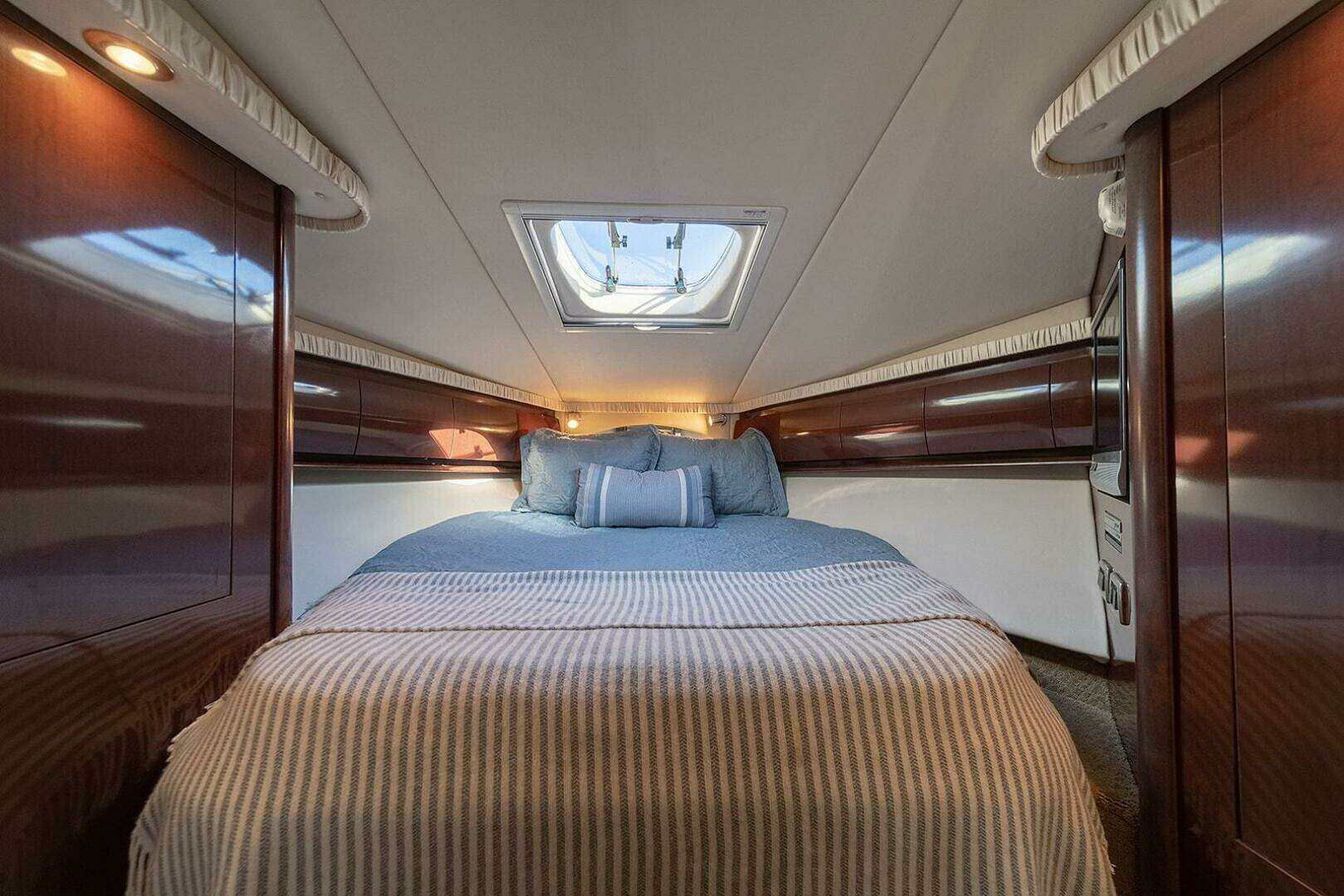 2008 Sea Ray 44 Sundancer - Image 22