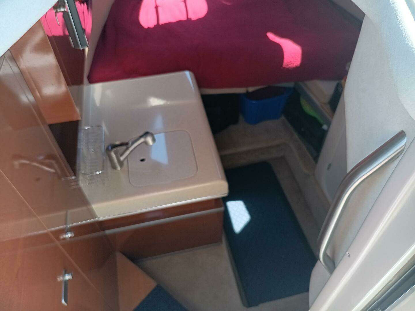 2010 Sea Ray 260 Sundancer - Image 25