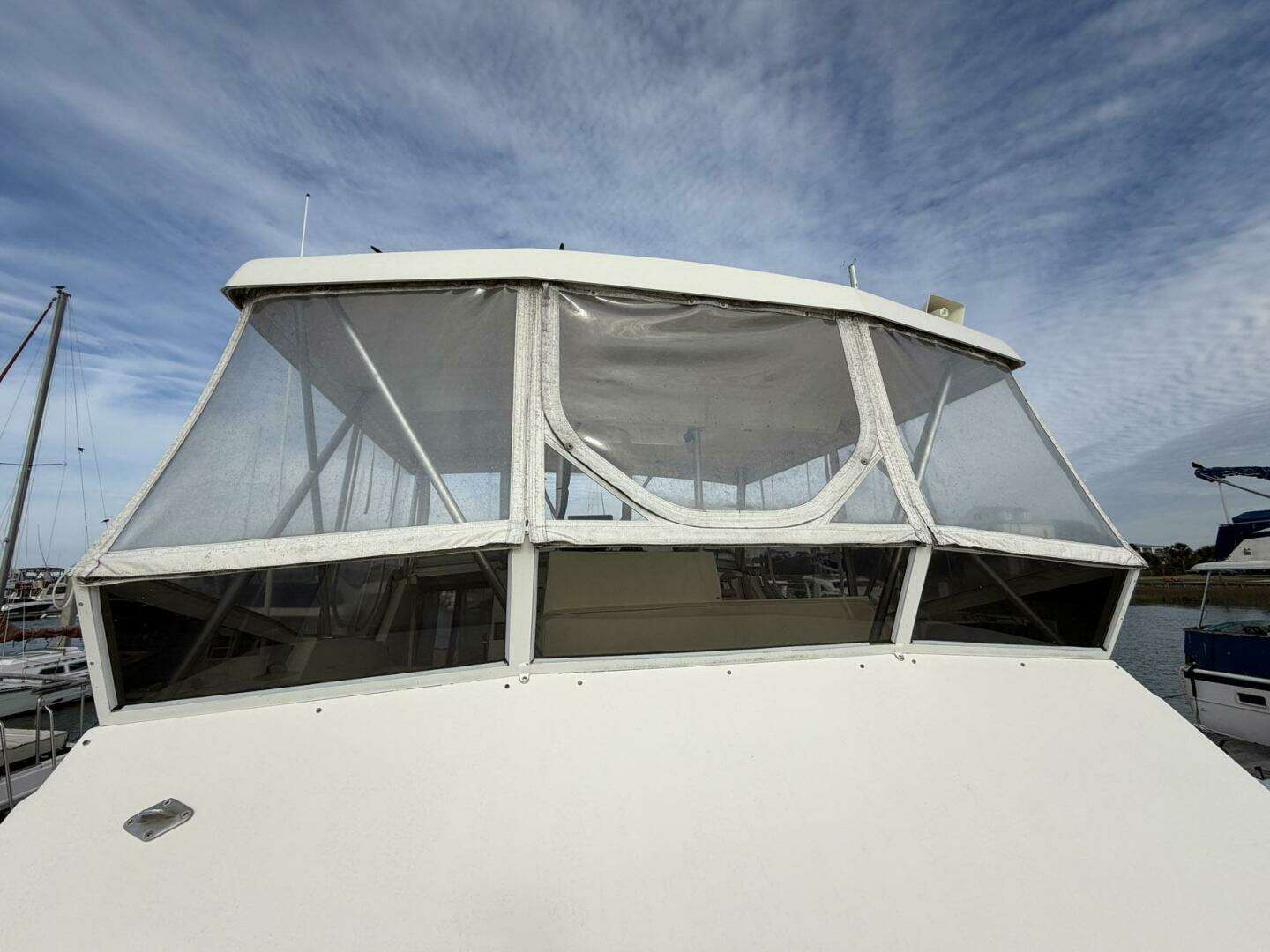 1987 Viking 44 Motor Yacht - Image 17