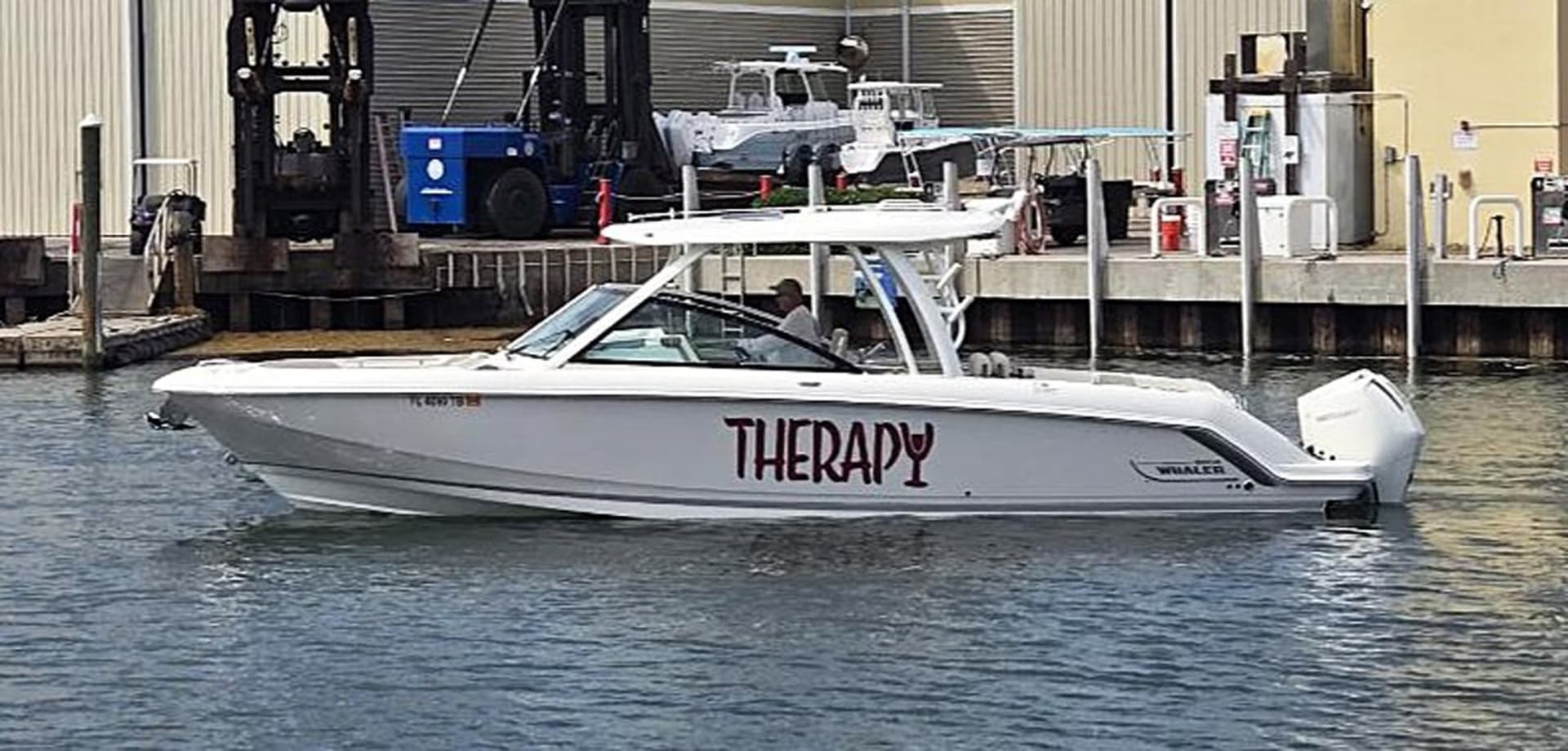 2022 Boston Whaler 320 Vantage - Image 4