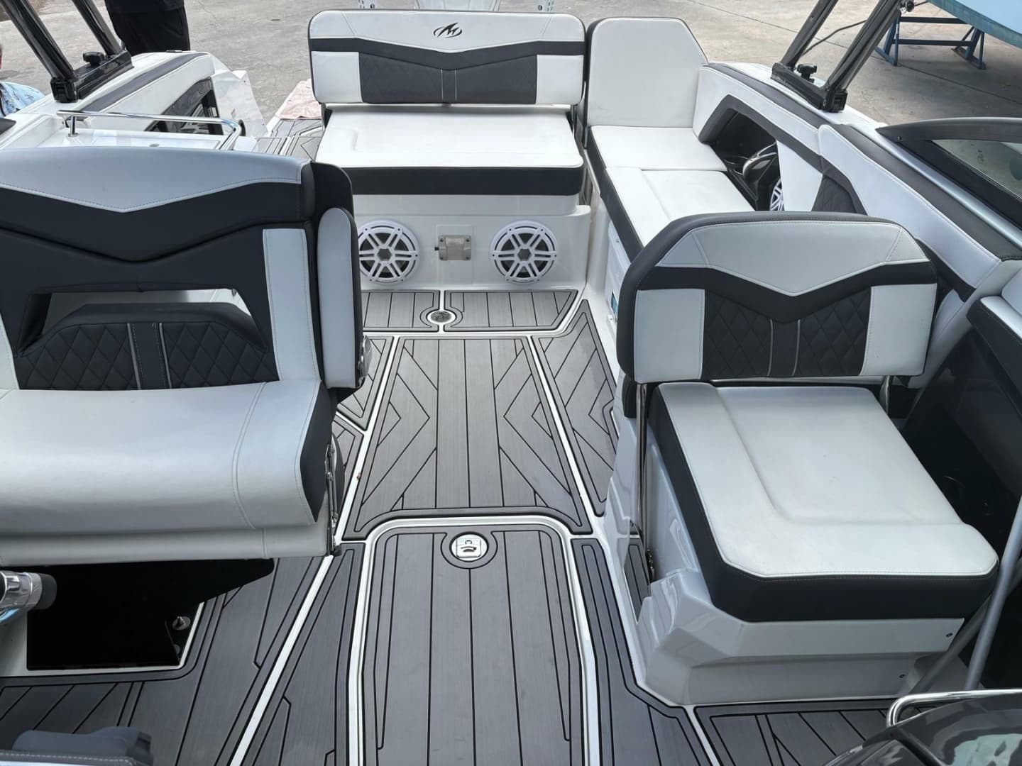 2023 Monterey 255 Super Sport - Image 11
