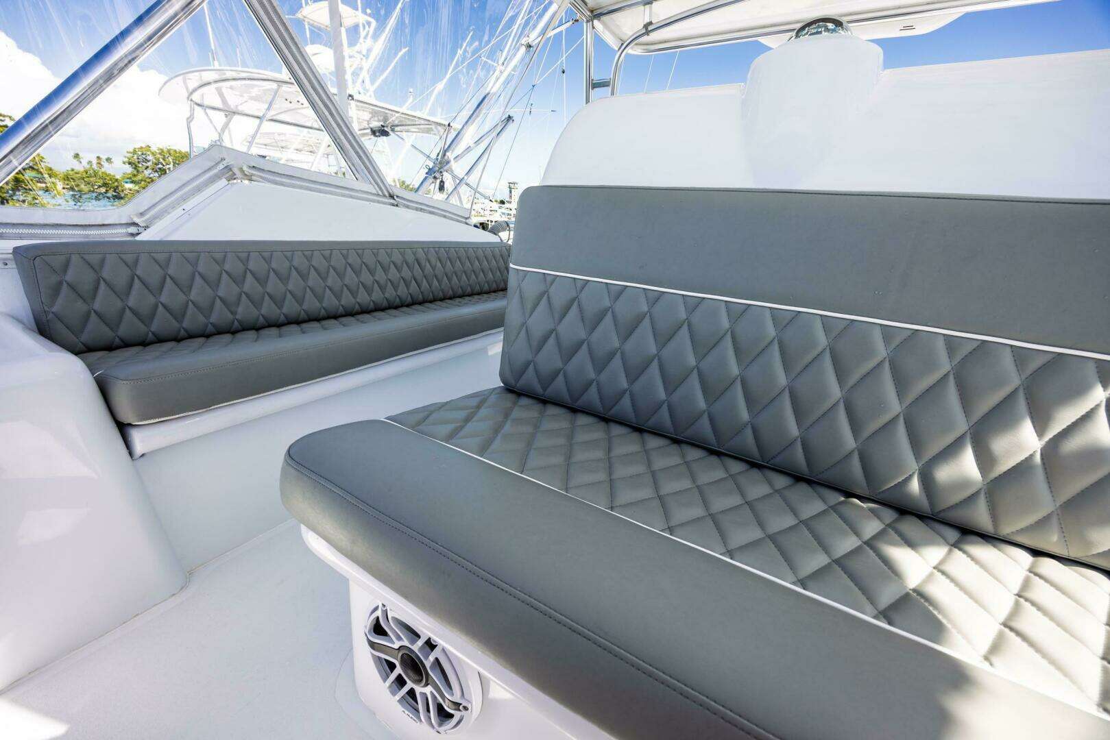 2005 Hatteras 50 Convertible - Image 62