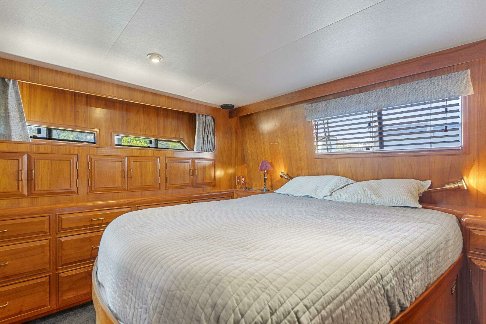 1993 Ocean Alexander — - Image 24