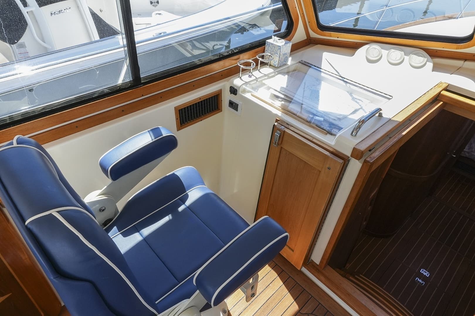 2006 Sabre 38 Hard Top Express - Image 15