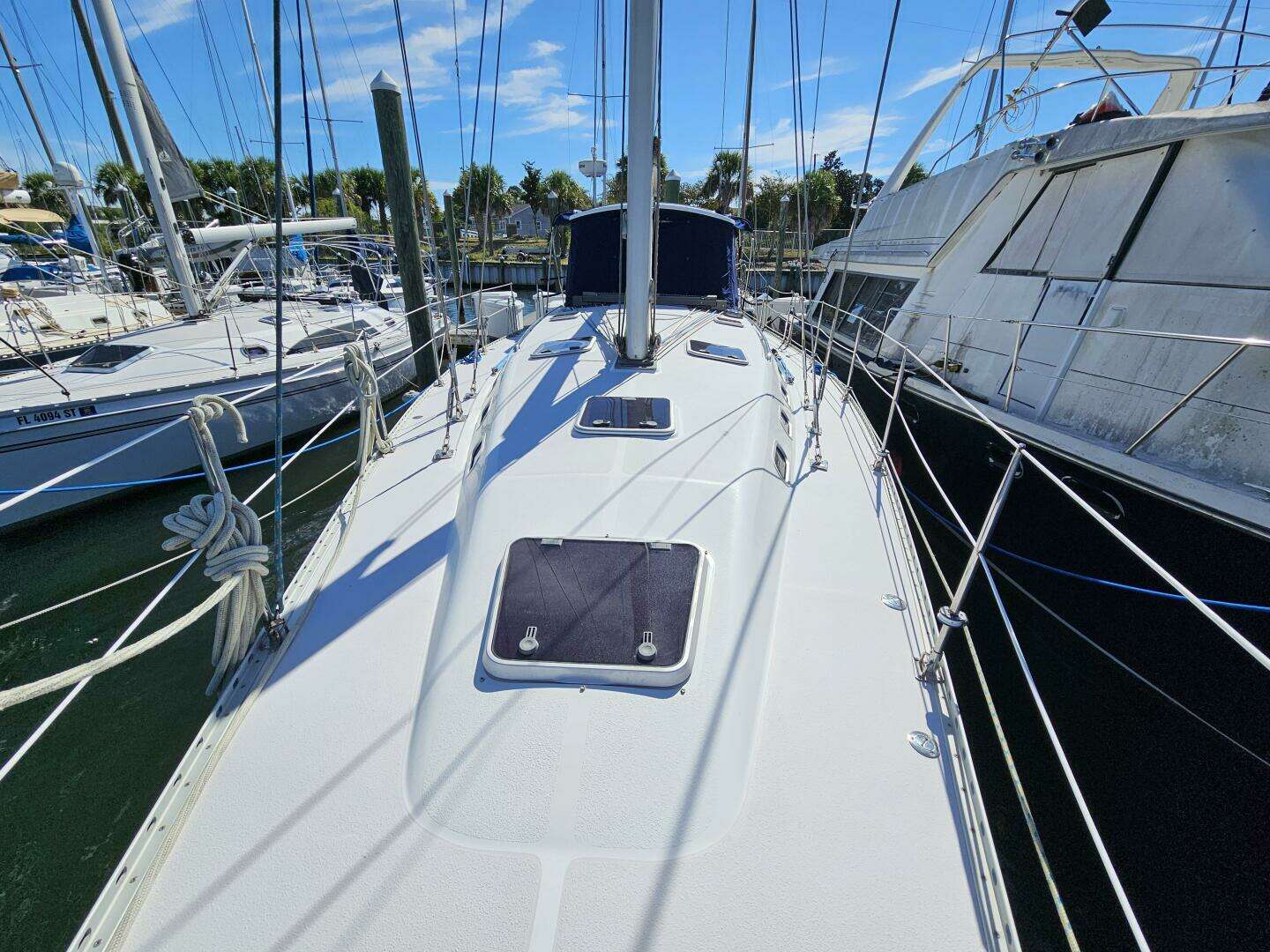 2001 Catalina 470 - Image 6
