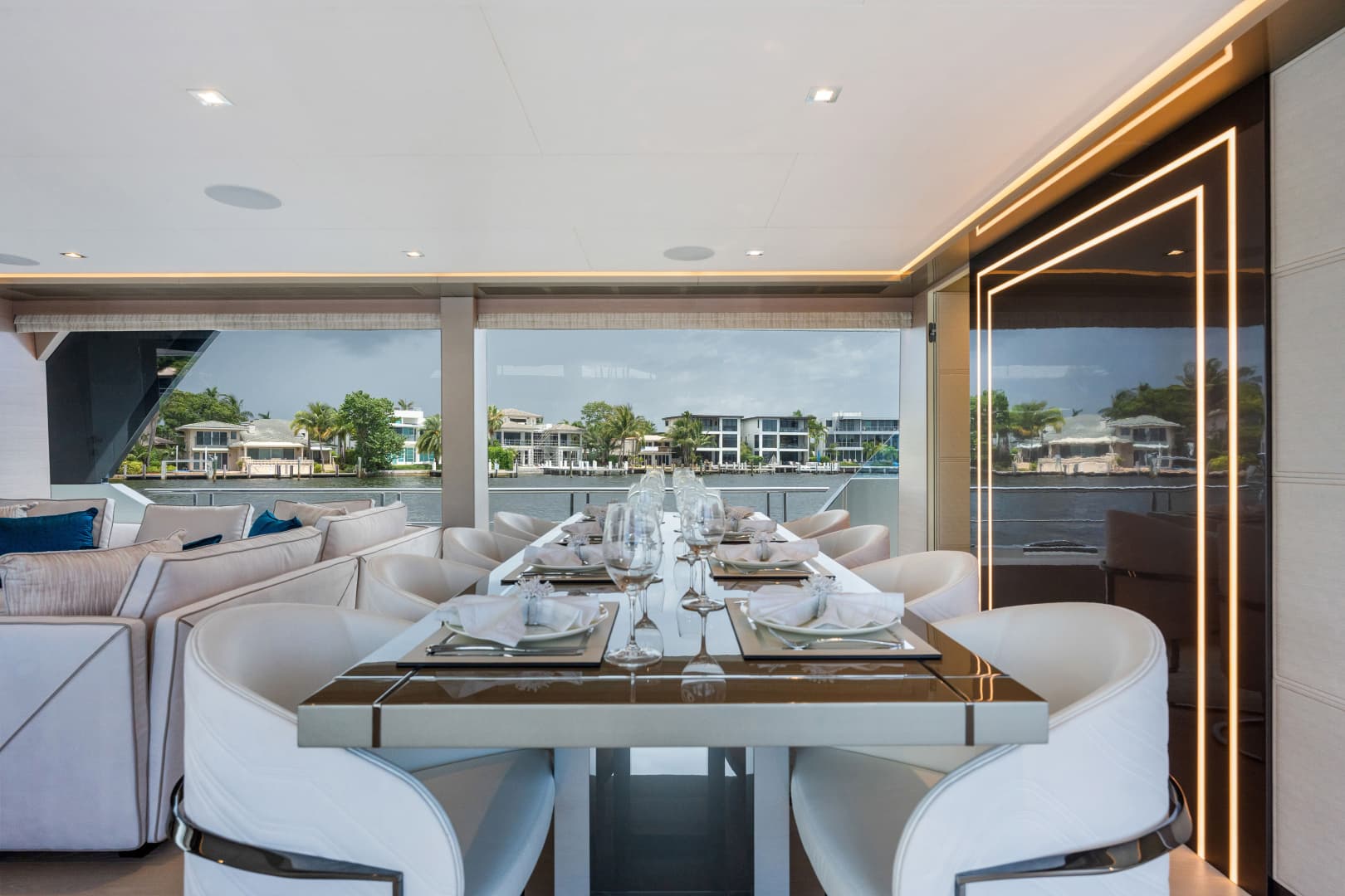 2023 Ocean Alexander 27R - Image 18