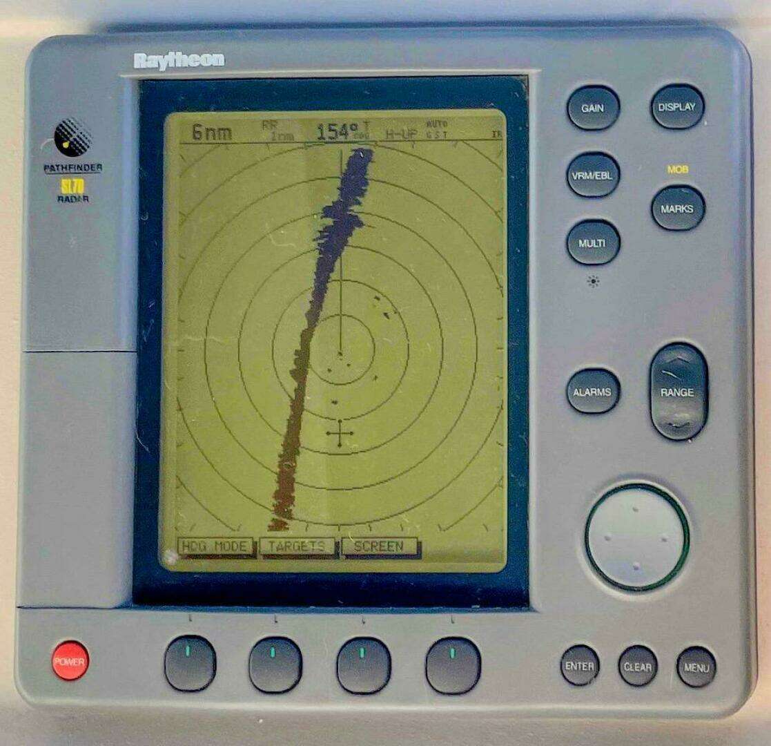 1998 Cruisers Yachts 3575 Esprit - Image 18