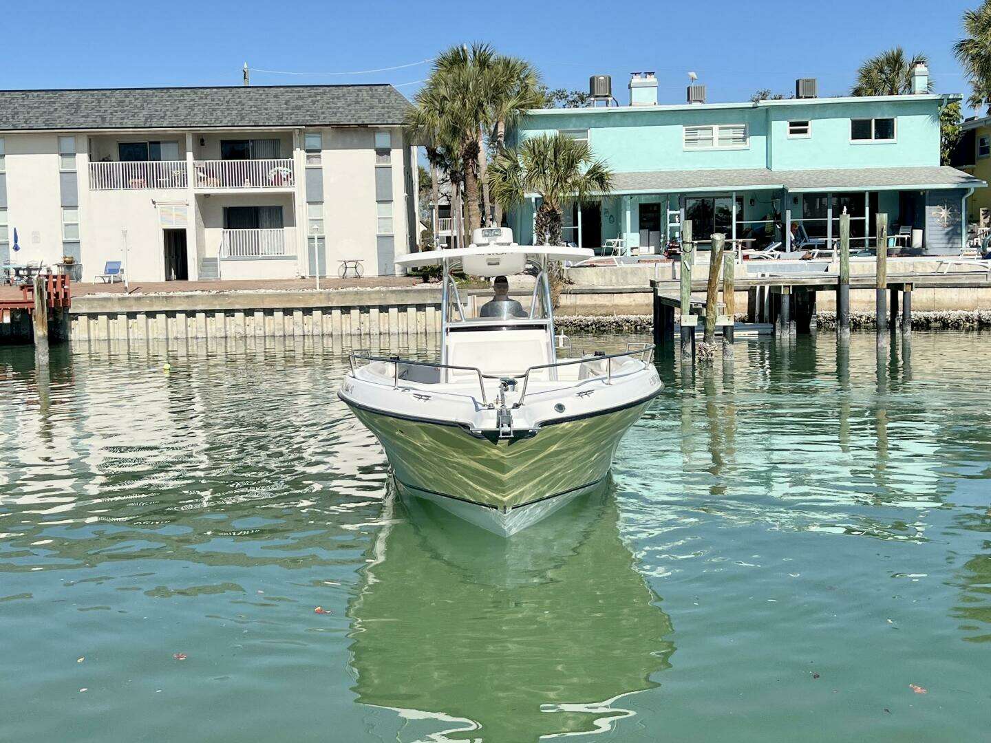 2005 Century 3200 Center Console - Image 10
