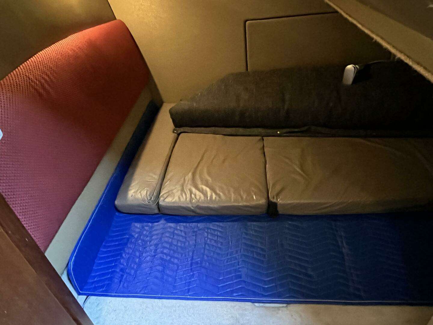 1996 Bayliner 3788 Command Bridge - Image 21