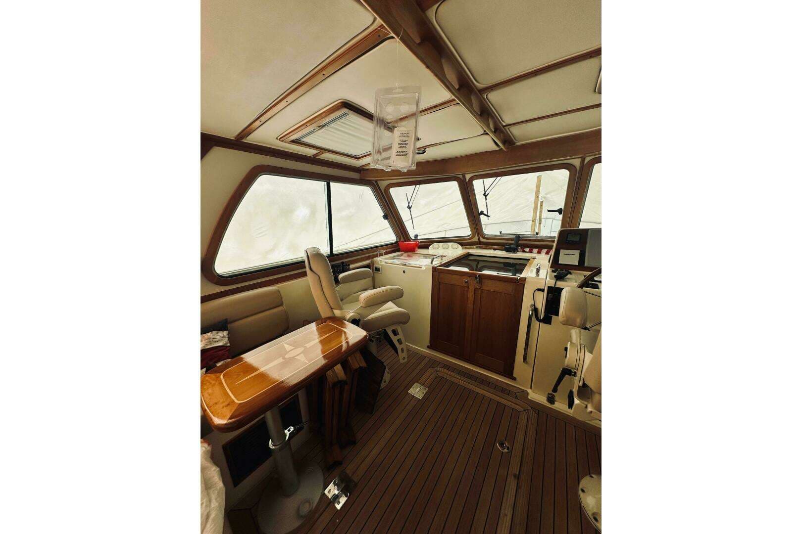 2008 Sabre 38 Hard Top Express - Image 9